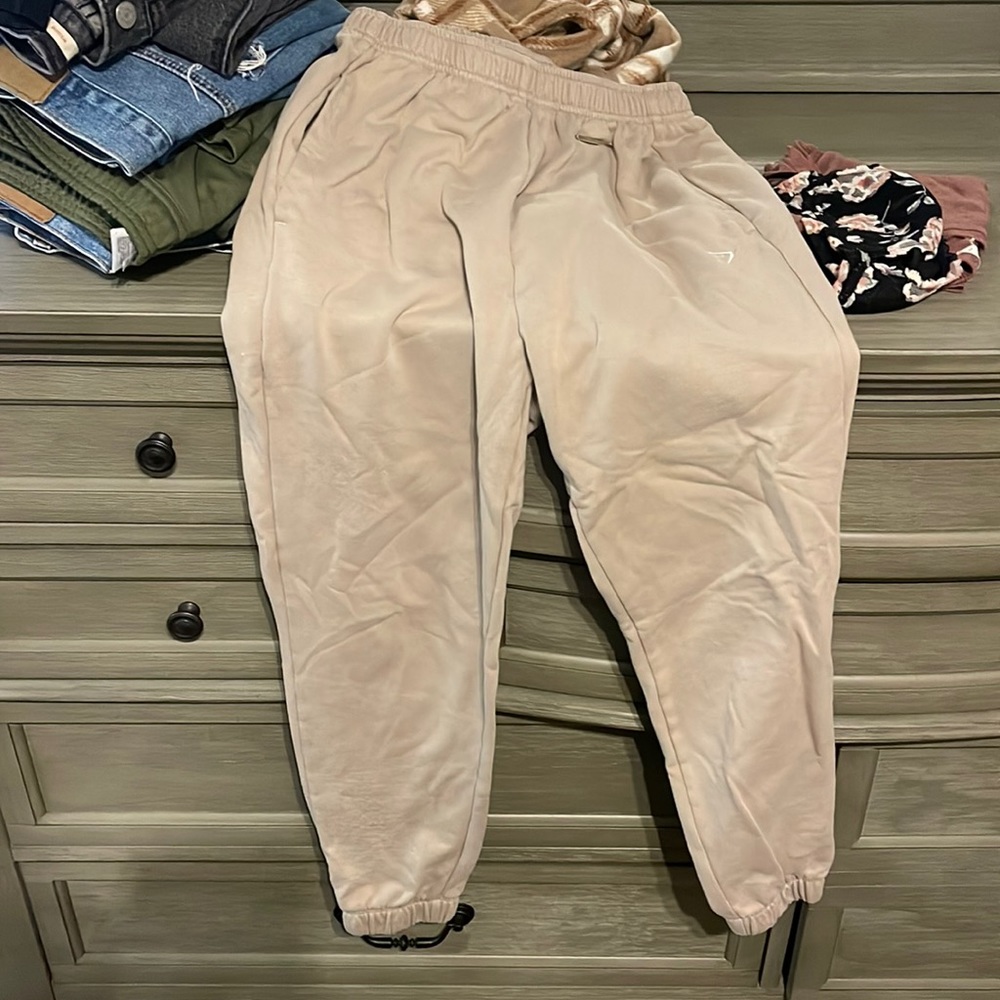 Gymshark Sweatpants tan